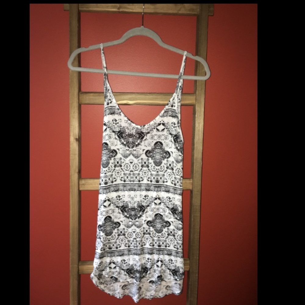 Simple black and white tank top